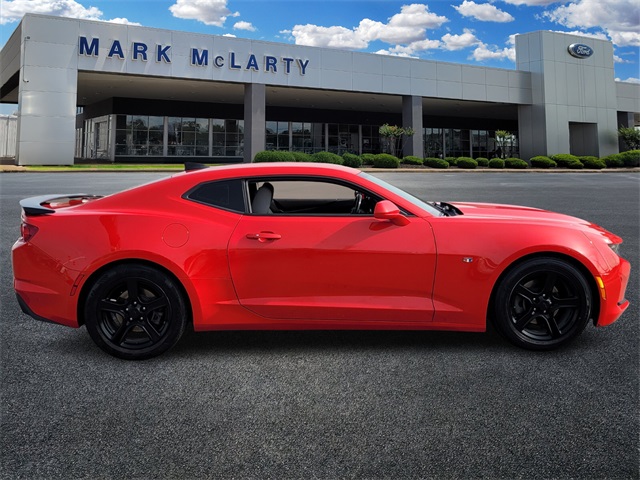 2022 Chevrolet Camaro 1LT photo 2