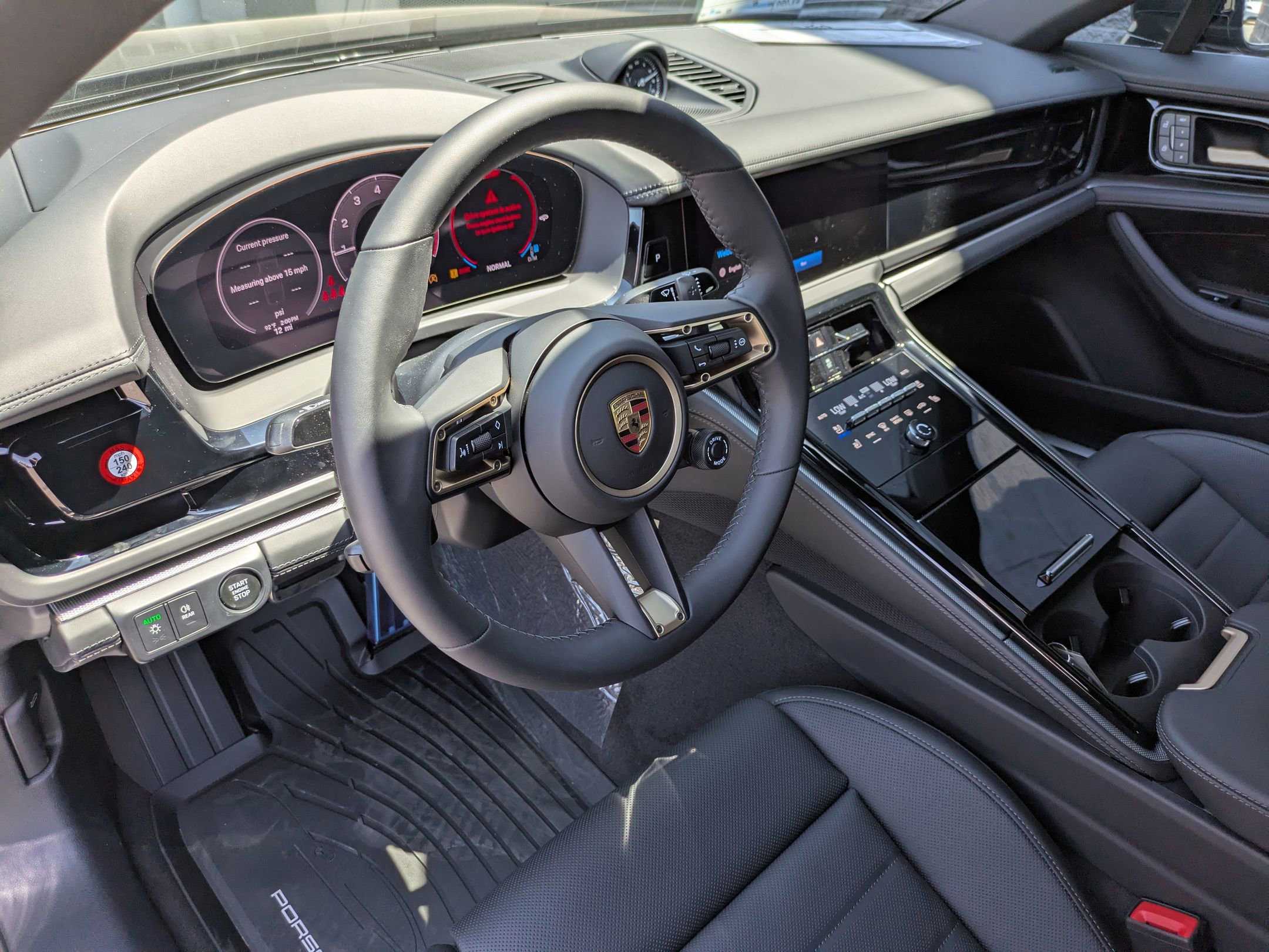 2025 Porsche Panamera 4 photo 4