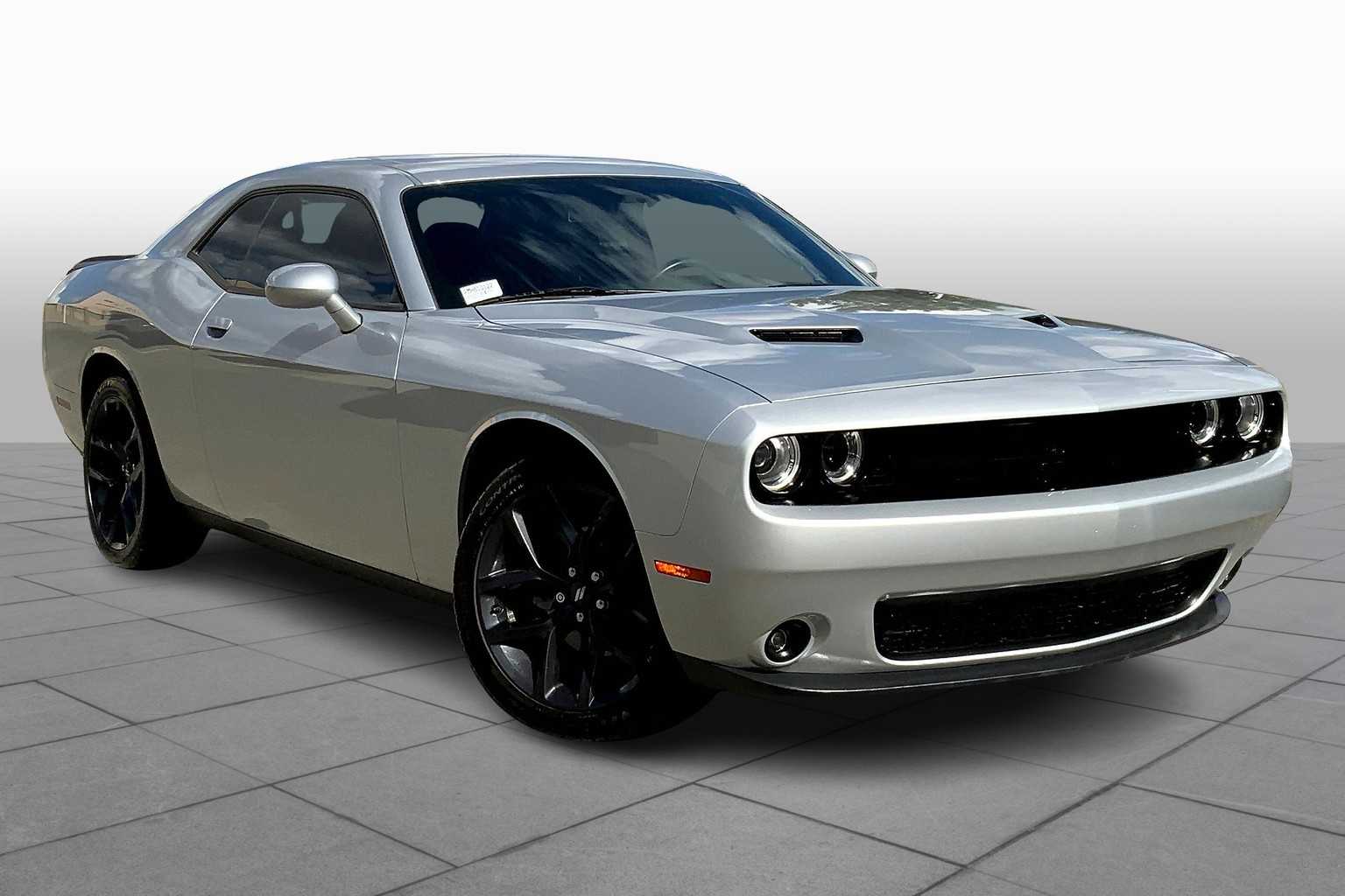 2021 Dodge Challenger SXT photo 2