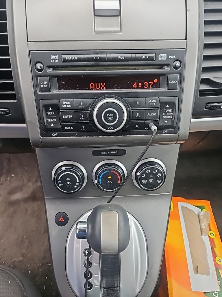 2010 Nissan Sentra 2.0 SR photo 10
