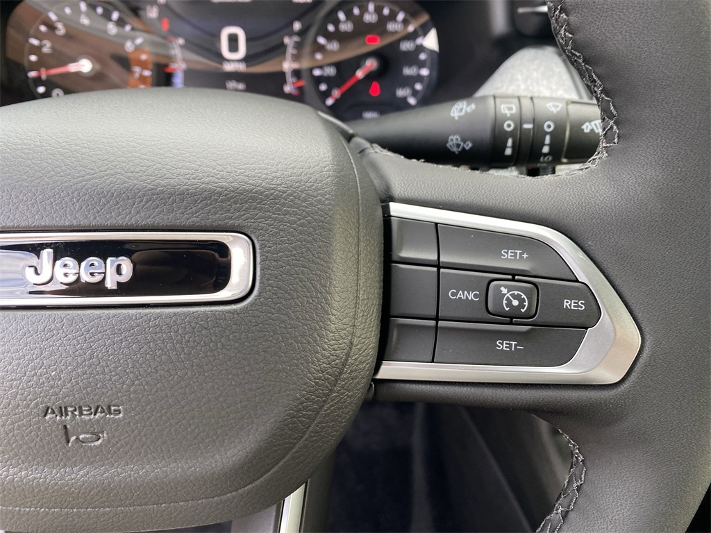 2025 Jeep Compass Latitude photo 24