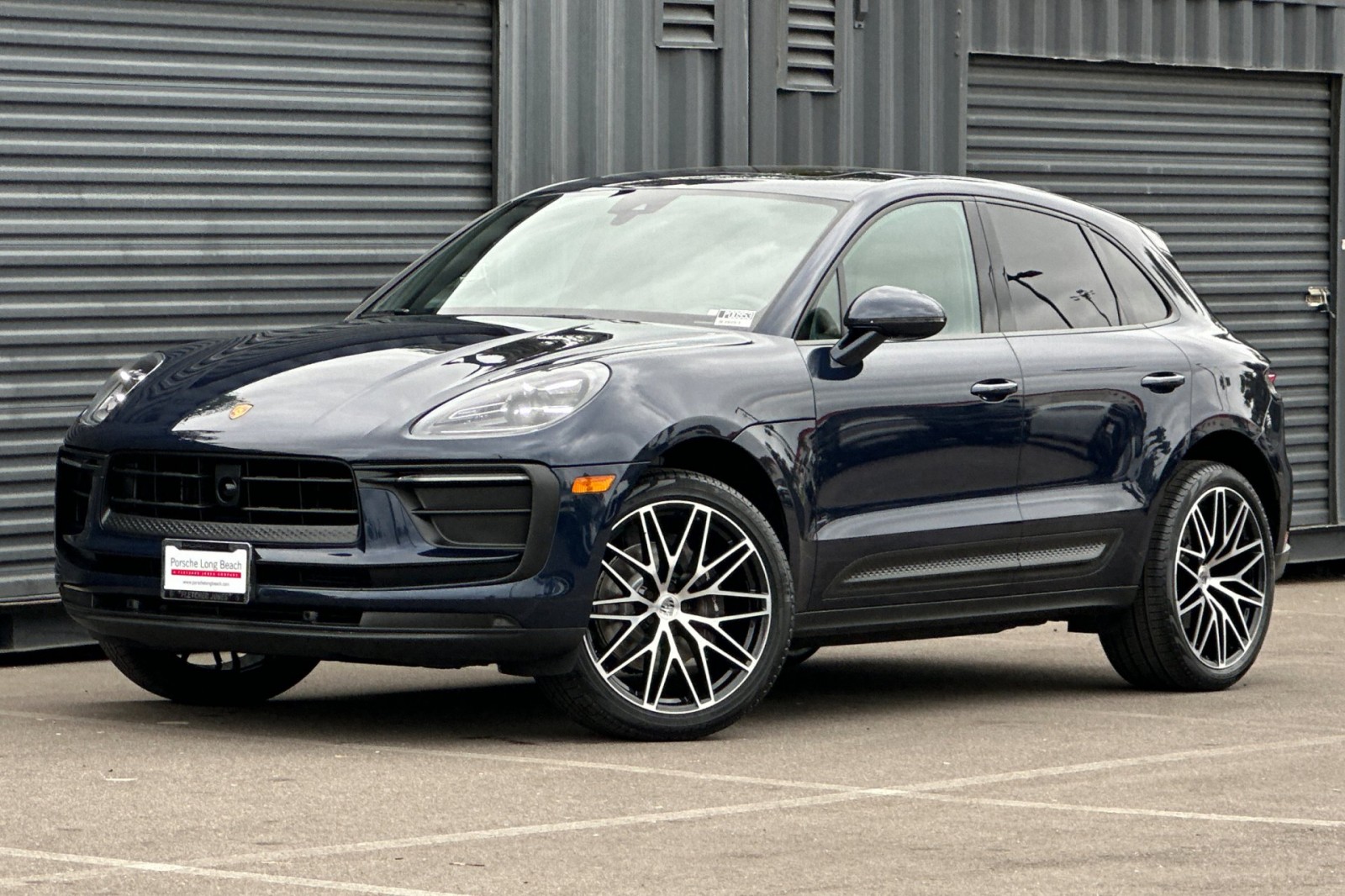 2023 Porsche Macan Base