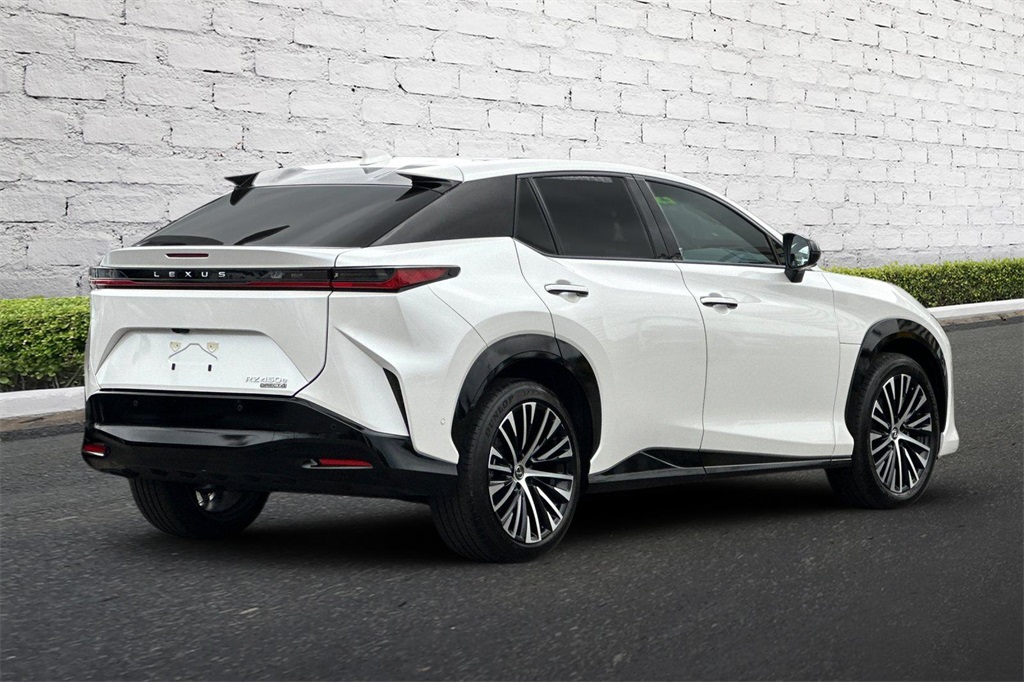 2023 Lexus RZ 450e Luxury photo 4