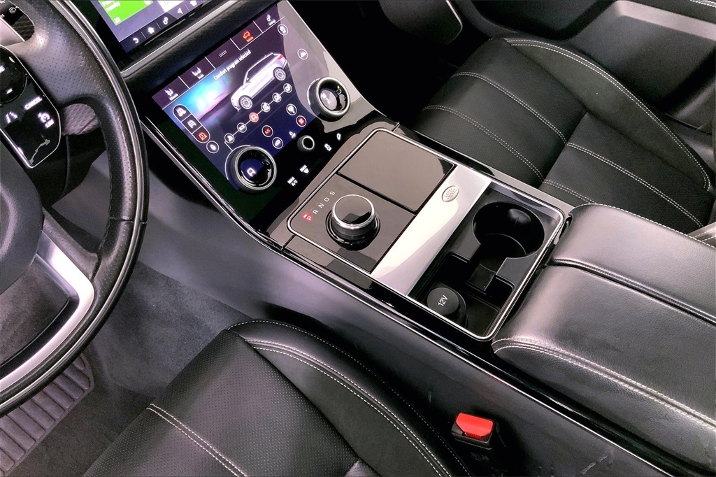 2018 Land Rover Range Rover R-Dynamic SE photo 16