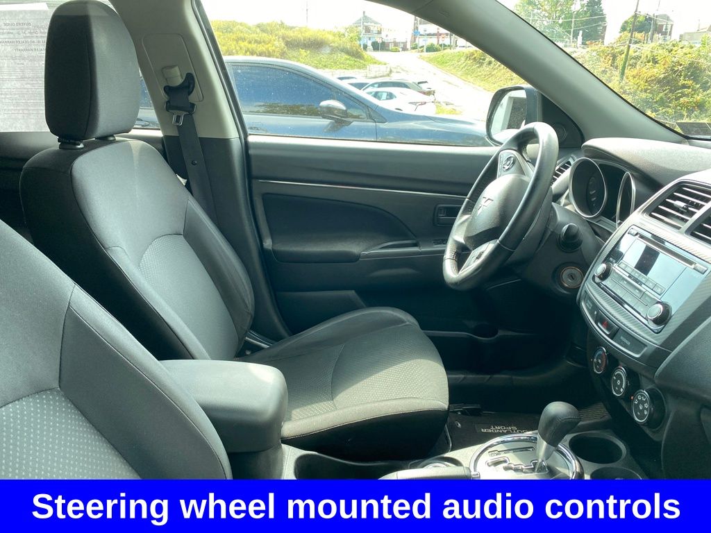 2015 Mitsubishi Outlander Sport ES photo 11