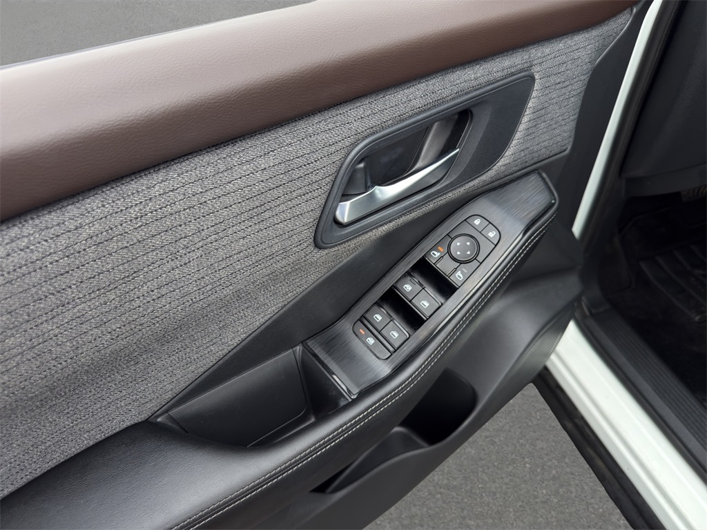 2023 Nissan Rogue SV photo 12
