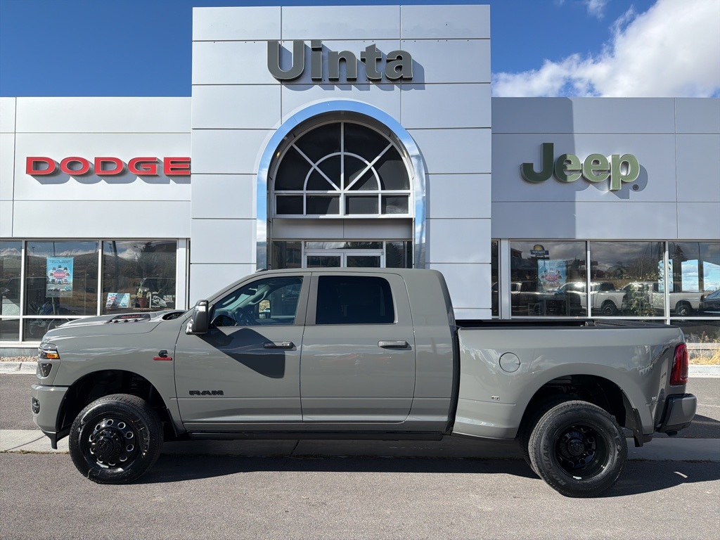 2026 RAM Ram 3500 Pickup Laramie's photo