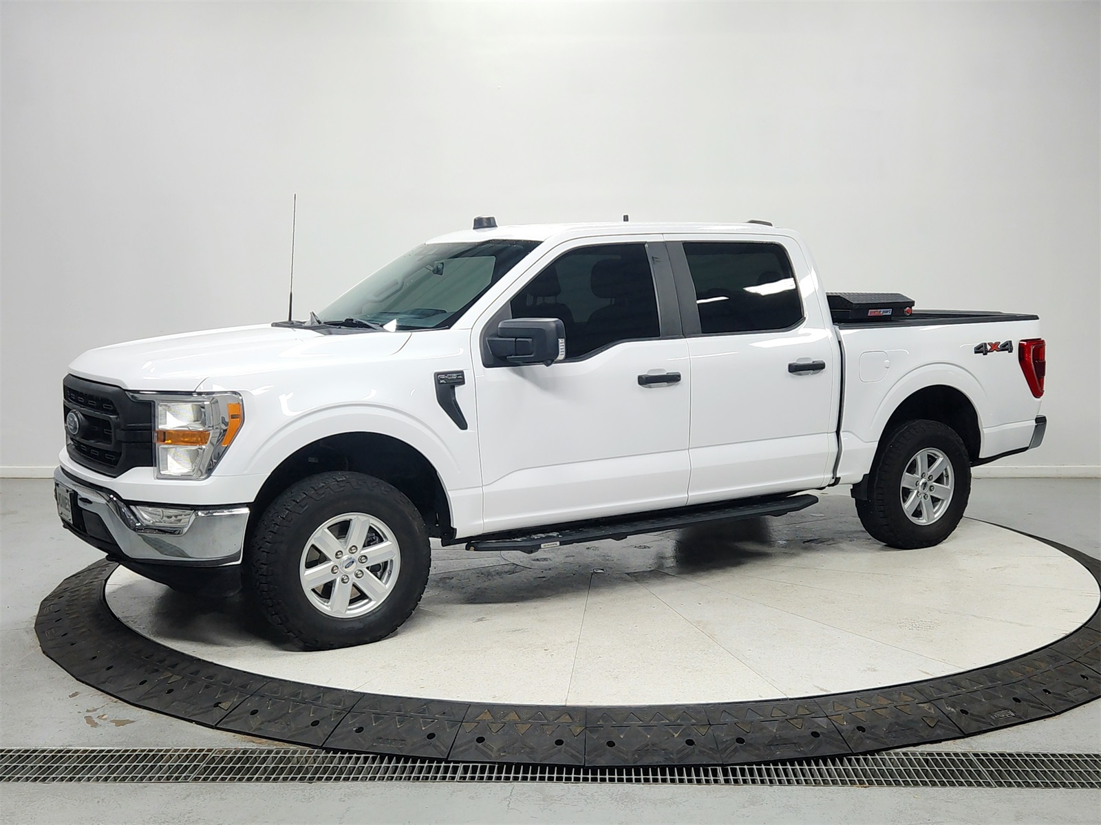 2022 Ford F-150 XL photo 3