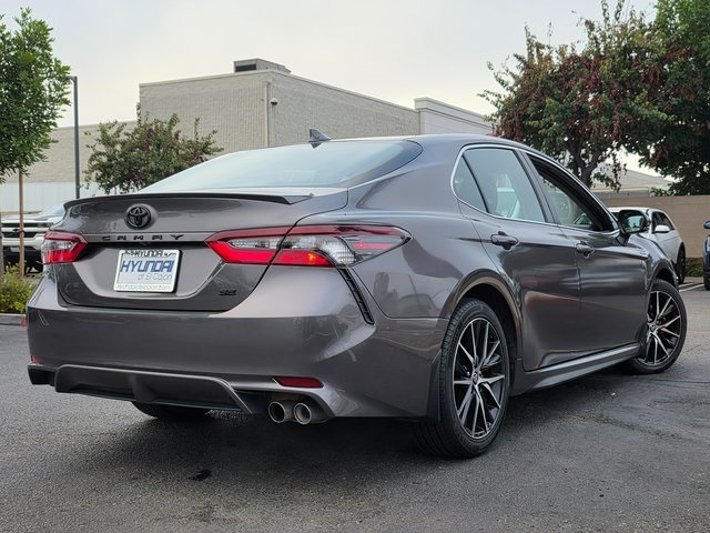 2024 Toyota Camry SE photo 3