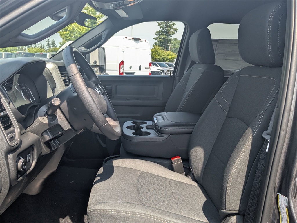2025 Ram 3500 Tradesman photo 20