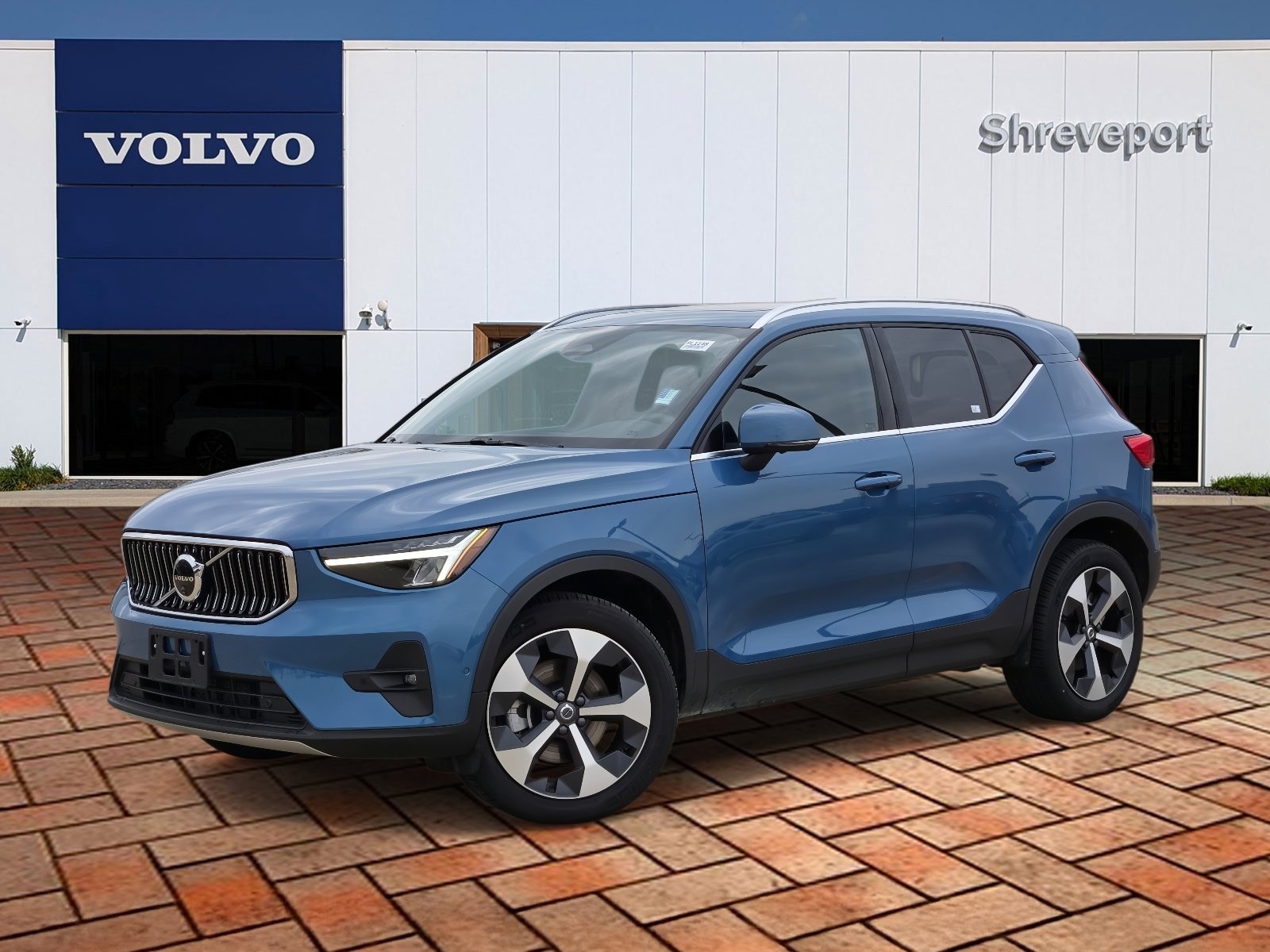 2025 Volvo XC40 Plus