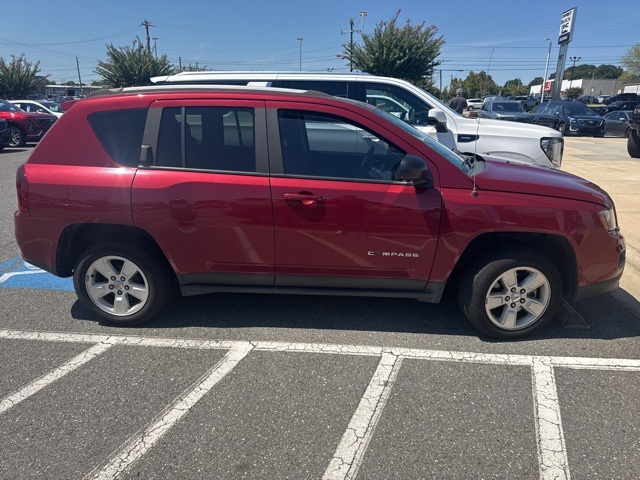 2016 Jeep Compass Sport photo 4