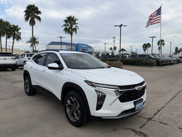 2025 Chevrolet Trax LT's photo