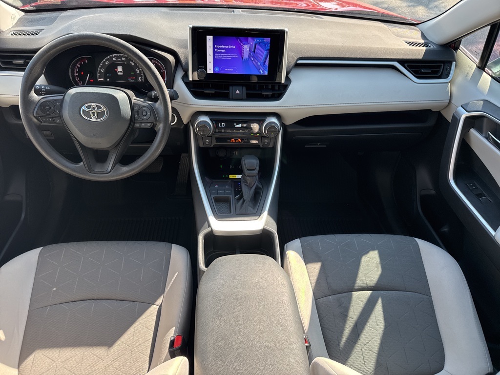2023 Toyota RAV4 XLE photo 14