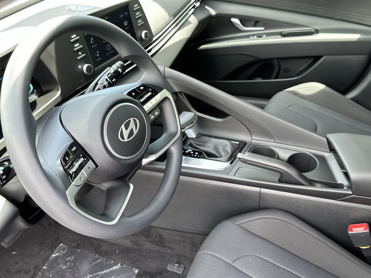 2025 Hyundai Elantra SE photo 11