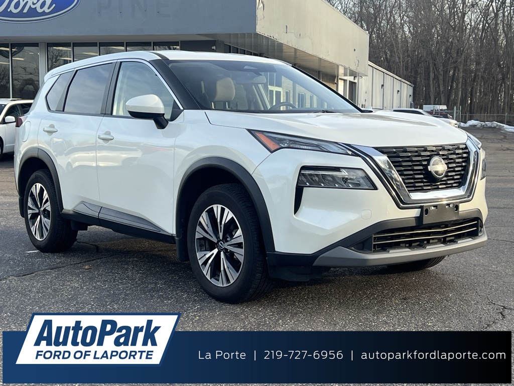 2023 Nissan Rogue SV's photo