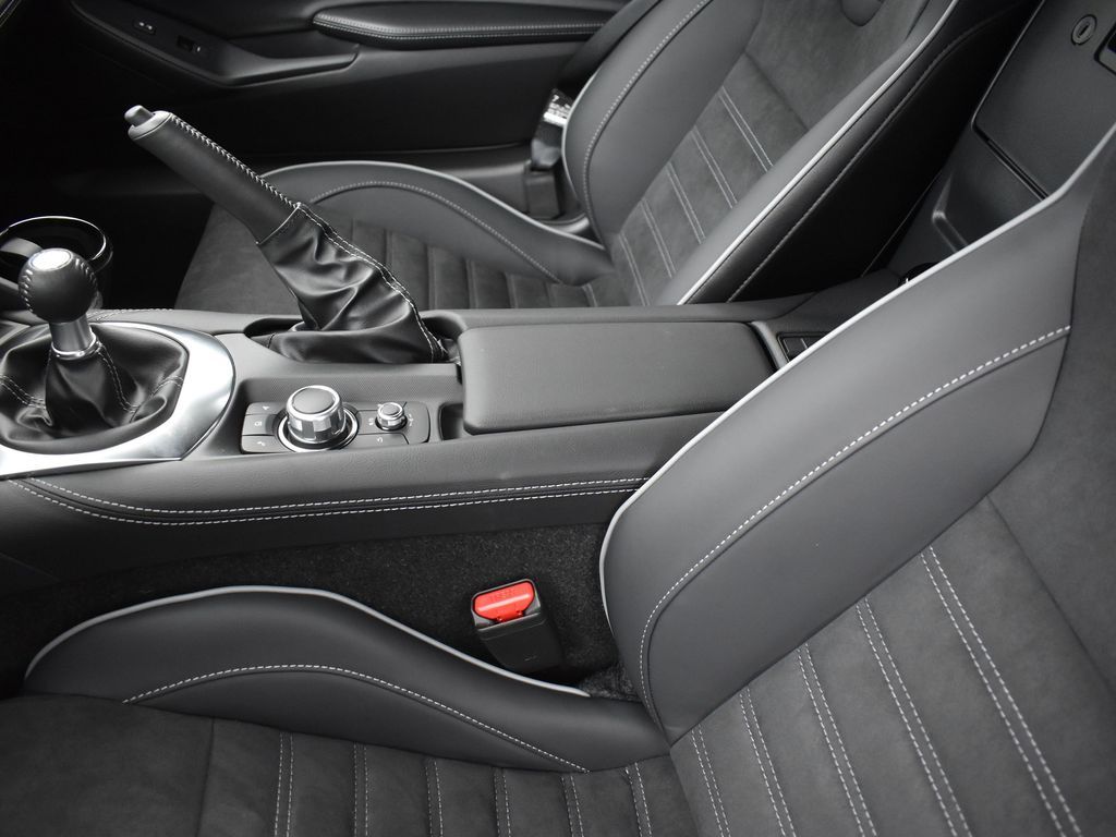2025 Mazda MX-5 Miata Miata photo 9