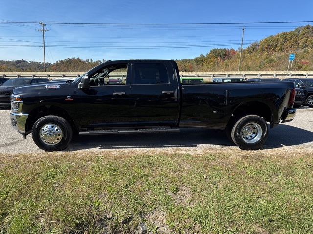 2026 Ram 3500 Tradesman photo 4