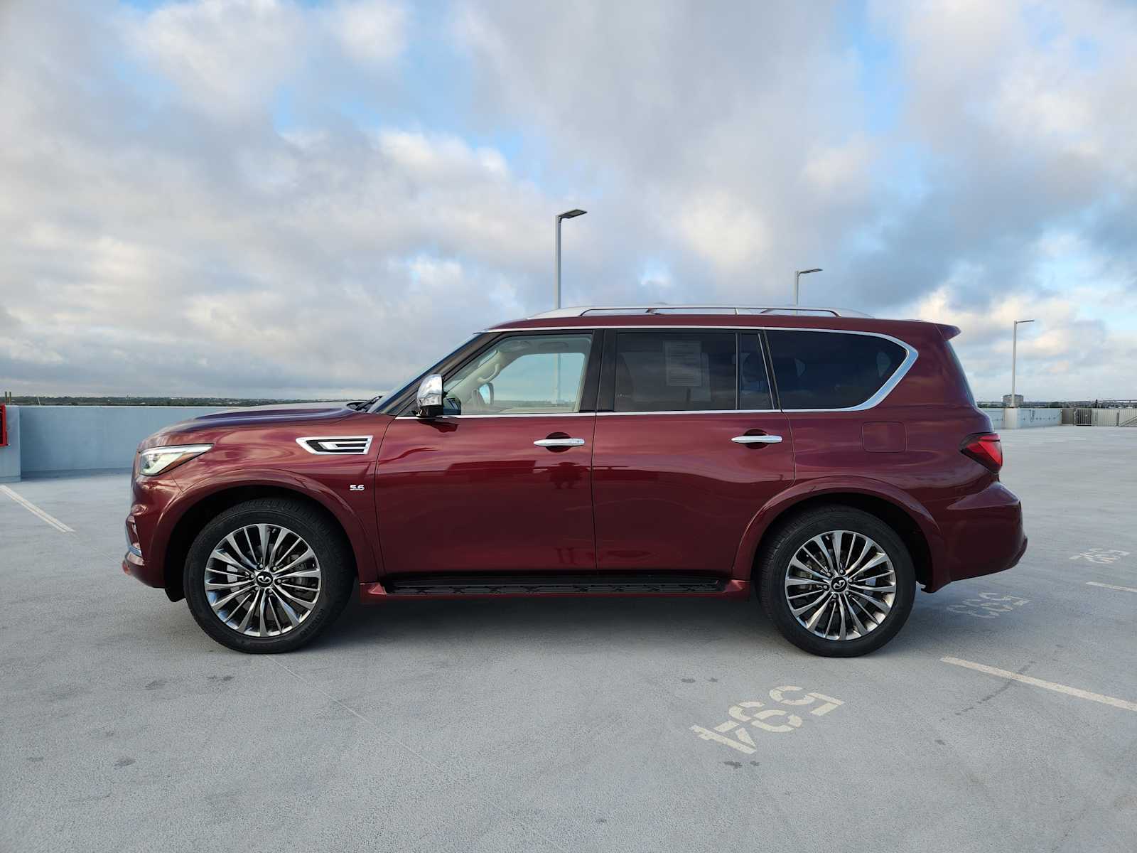 2020 Infiniti QX80 Luxe photo 4