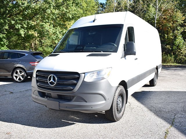 New 2025 White Mercedes-Benz Cargo 170 WB image 1