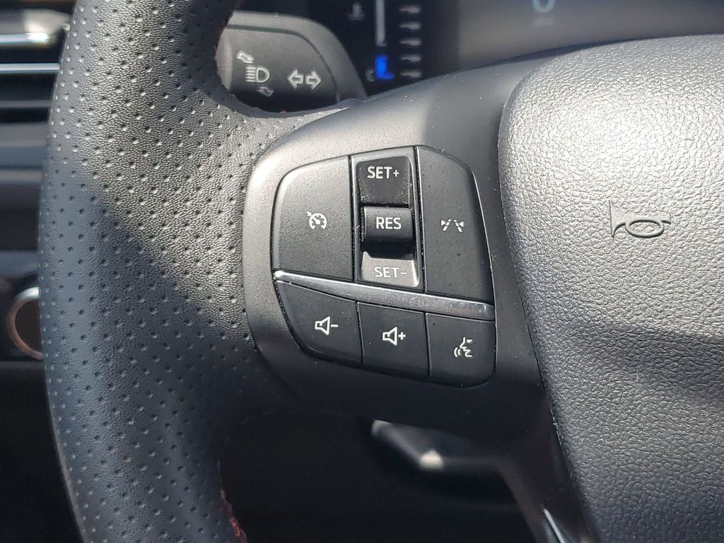 2023 Ford Escape photo 33