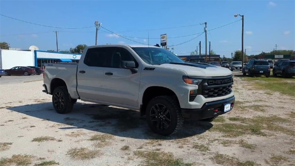 2026 Chevrolet Silverado 1500 Custom Trail Boss photo 2