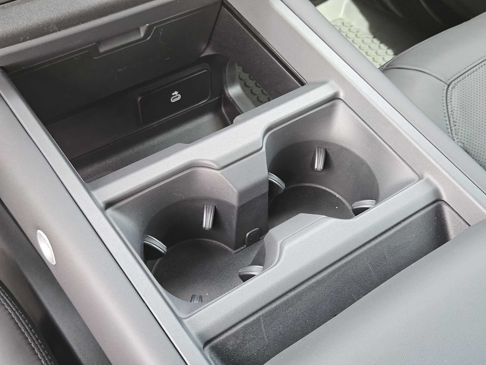 2025 Land Rover Defender 90 X-Dynamic SE photo 17