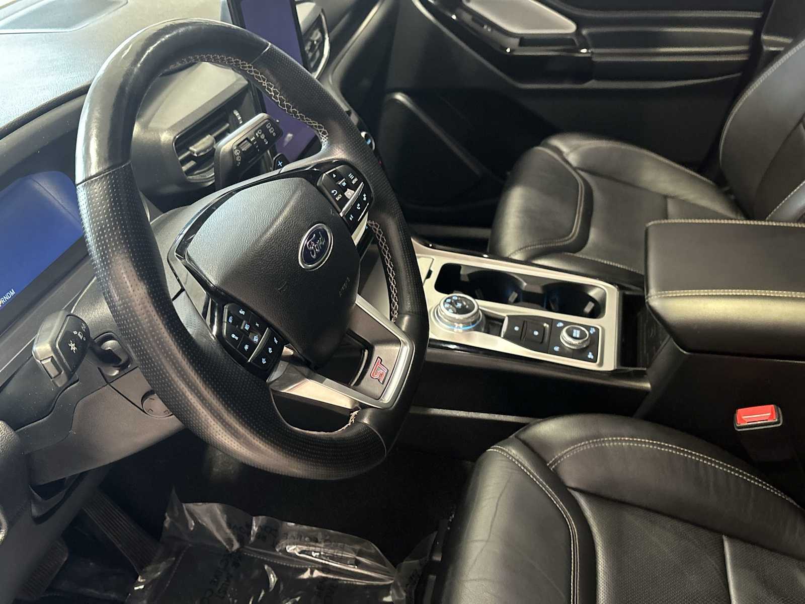 2021 Ford Explorer ST photo 14