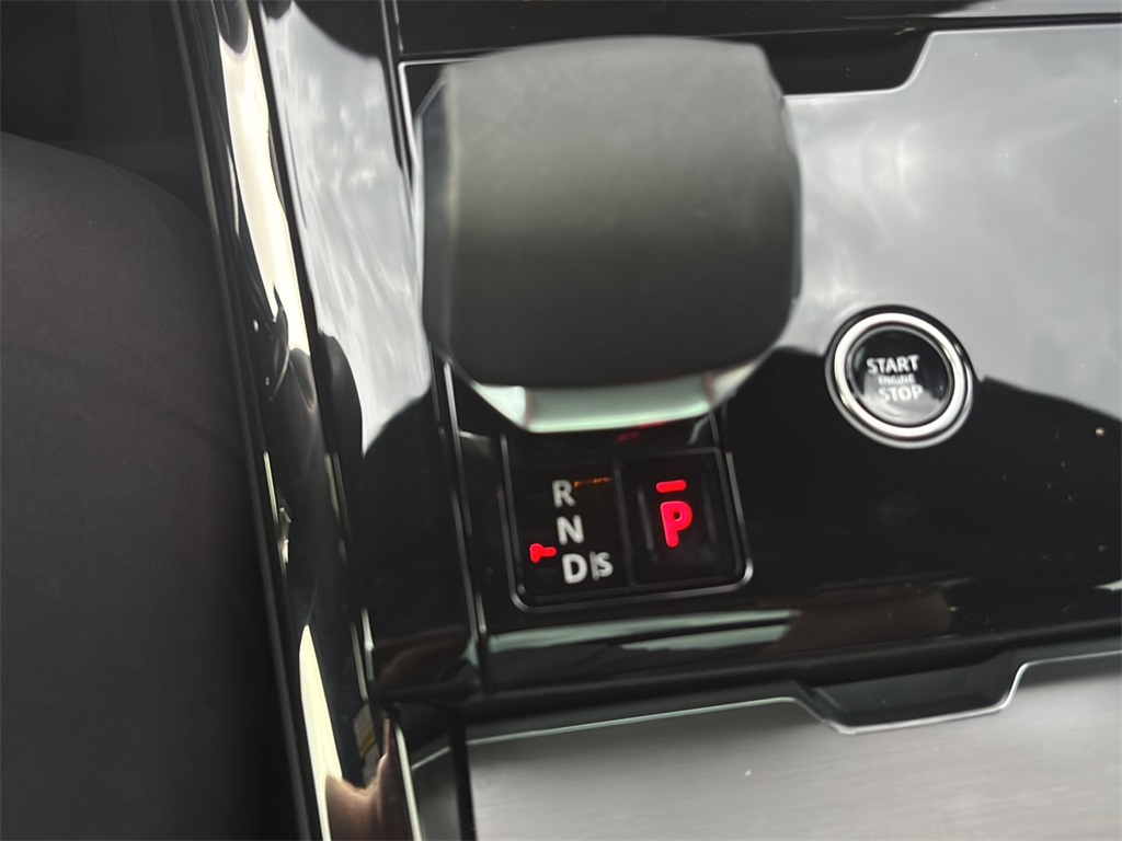 2025 Land Rover Range Rover Sport SE photo 14
