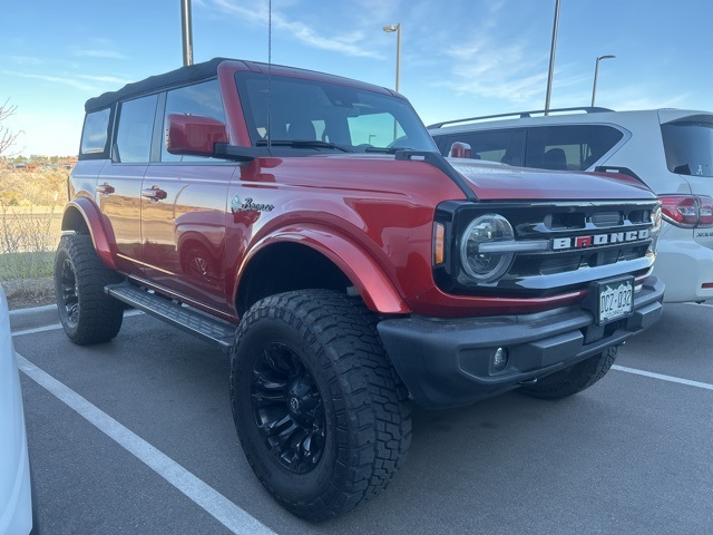 2022 Ford Bronco Outer Banks photo 2