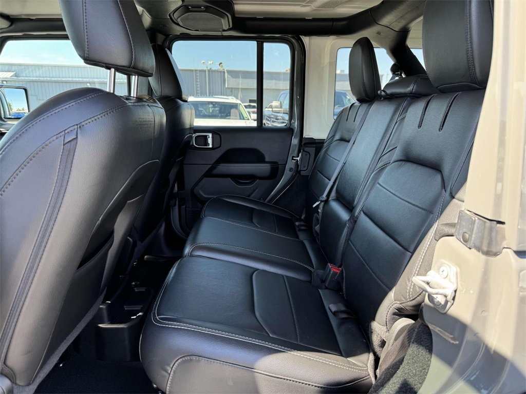 2022 Jeep Wrangler Unlimited Sahara 4xe photo 14