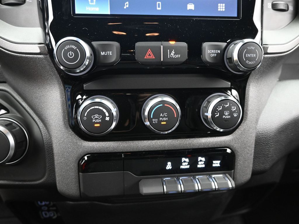 2025 Ram 1500 Tradesman photo 14