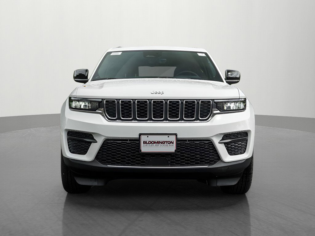2025 Jeep Grand Cherokee Laredo X photo 2