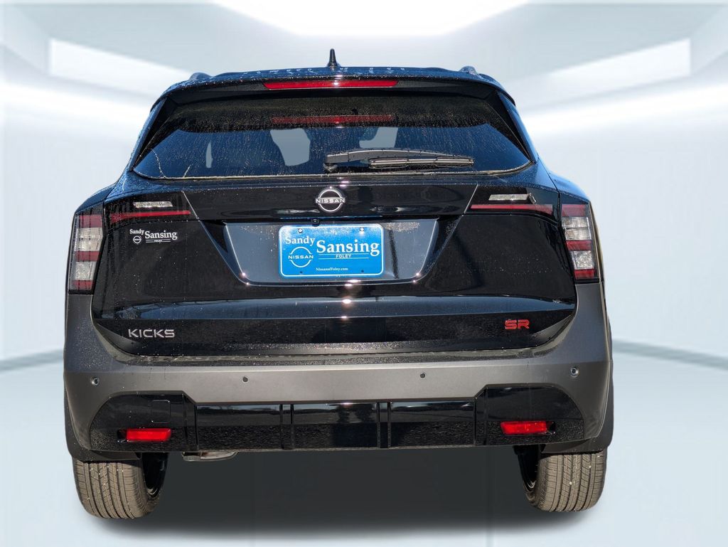 2025 Nissan Kicks SR photo 3