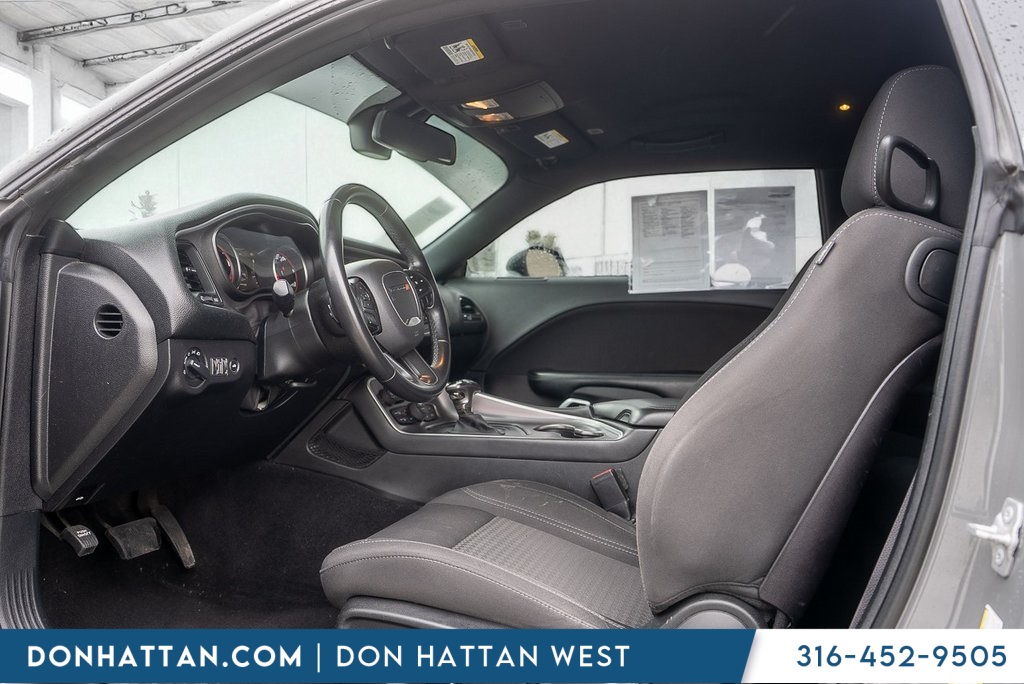 2019 Dodge Challenger SXT photo 3