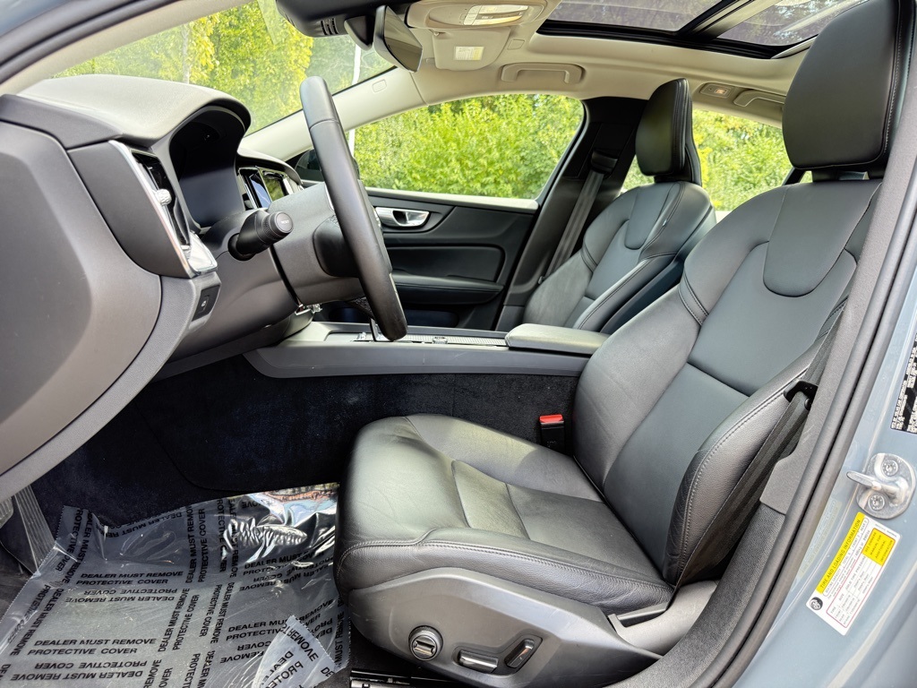 2024 Volvo S60 B5 Core photo 16