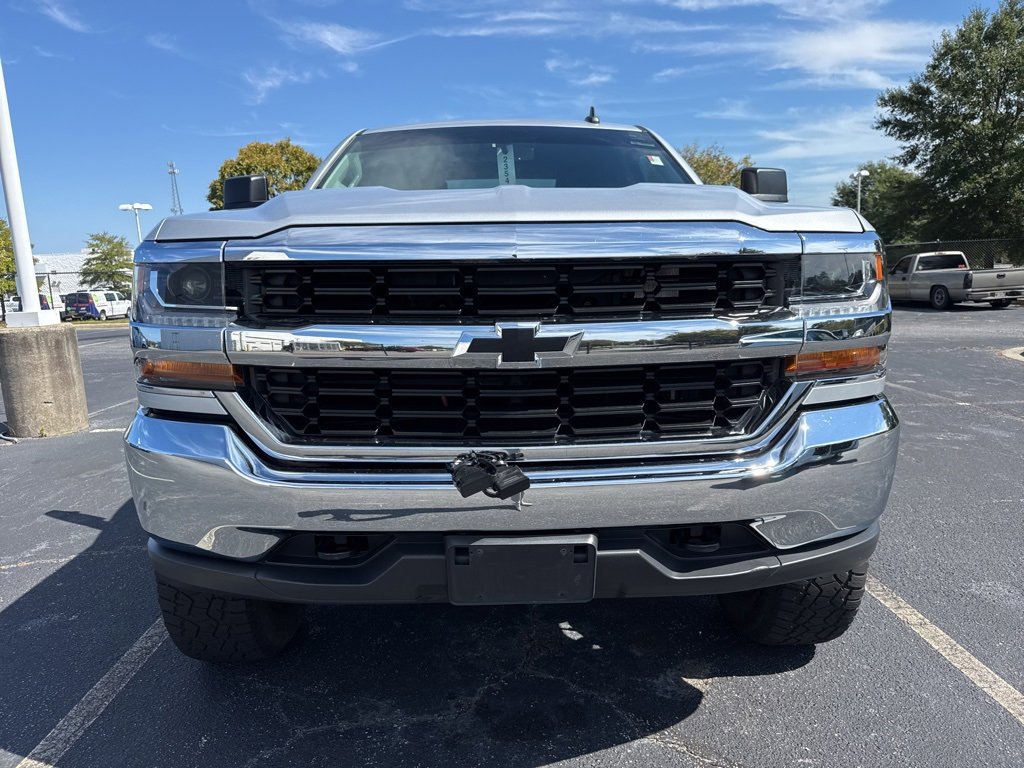 2018 Chevrolet Silverado 1500 LT photo 3