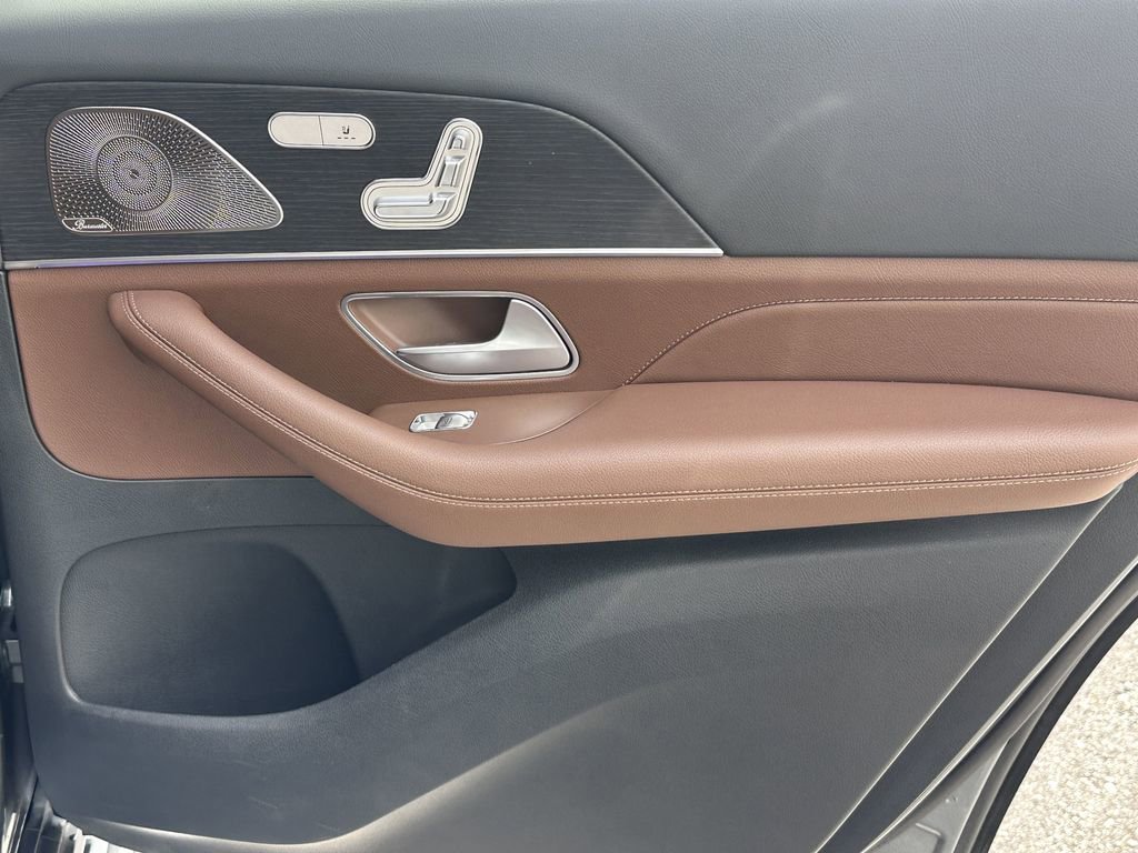 2025 Mercedes Benz GLS 450 4MATIC photo 19