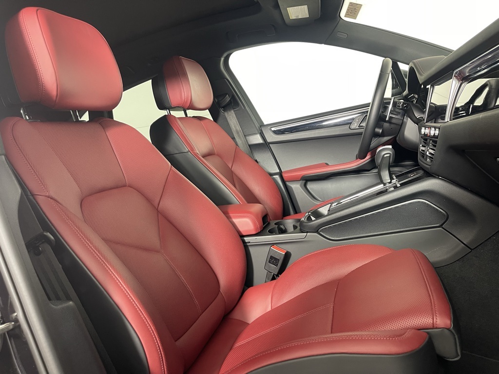2023 Porsche Macan S photo 19