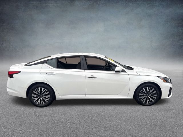 2023 Nissan Altima 2.5 SV photo 3