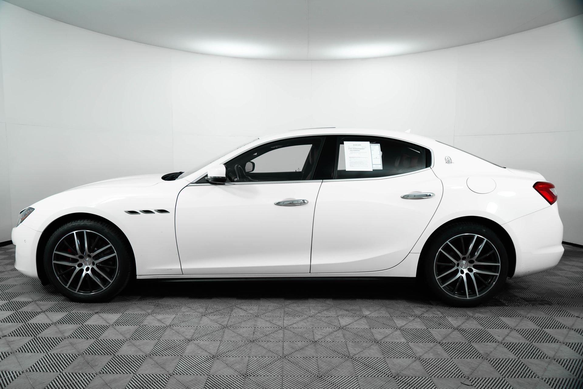 2019 Maserati Ghibli Base photo 3