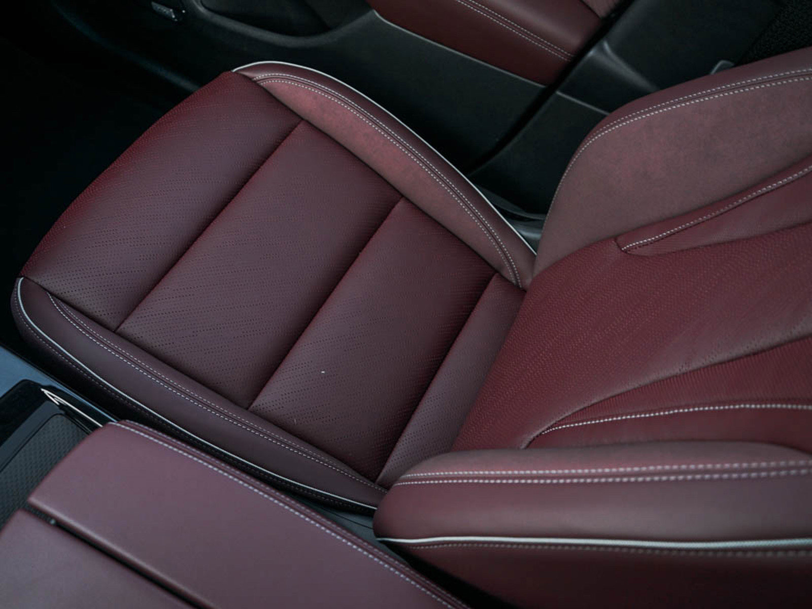 2025 Buick Envision Sport Touring photo 21