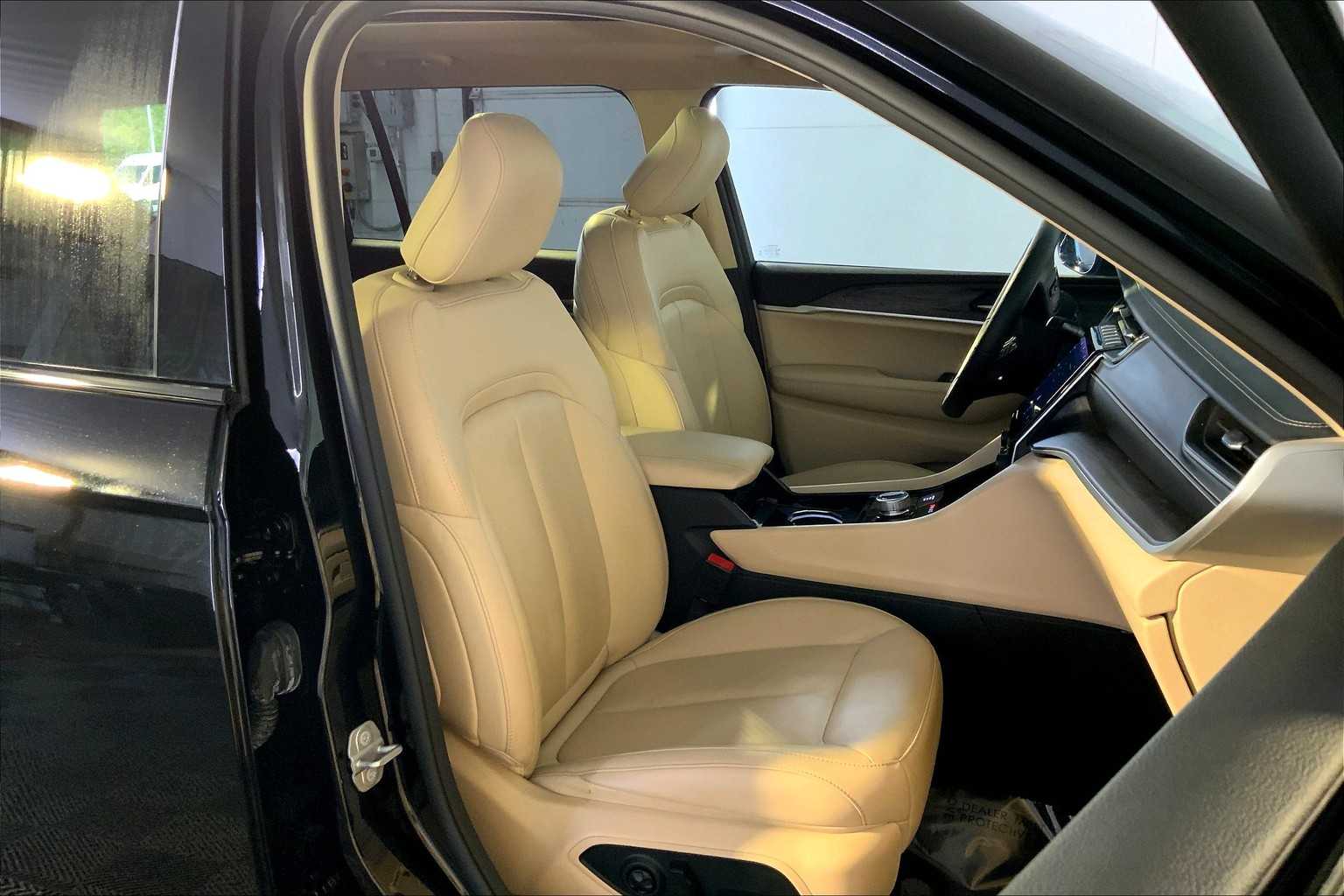 2021 Jeep Grand Cherokee Limited photo 7