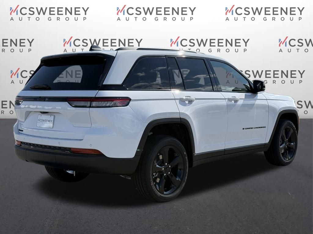 2025 Jeep Grand Cherokee Altitude photo 4