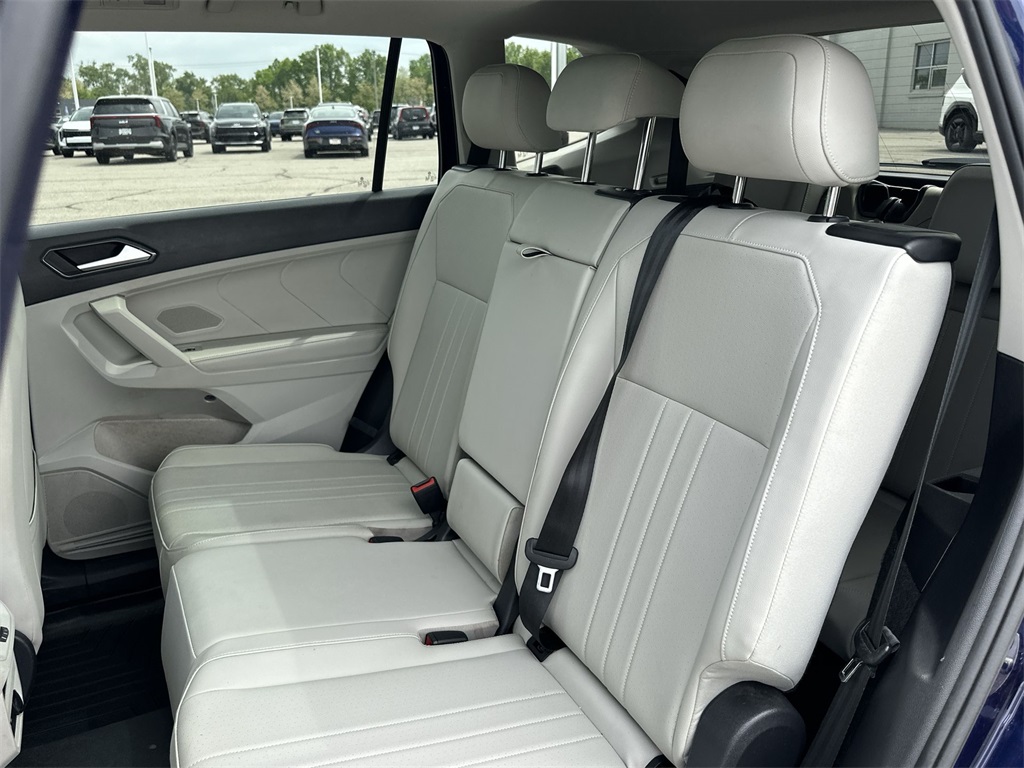 2023 Volkswagen Tiguan SE photo 2