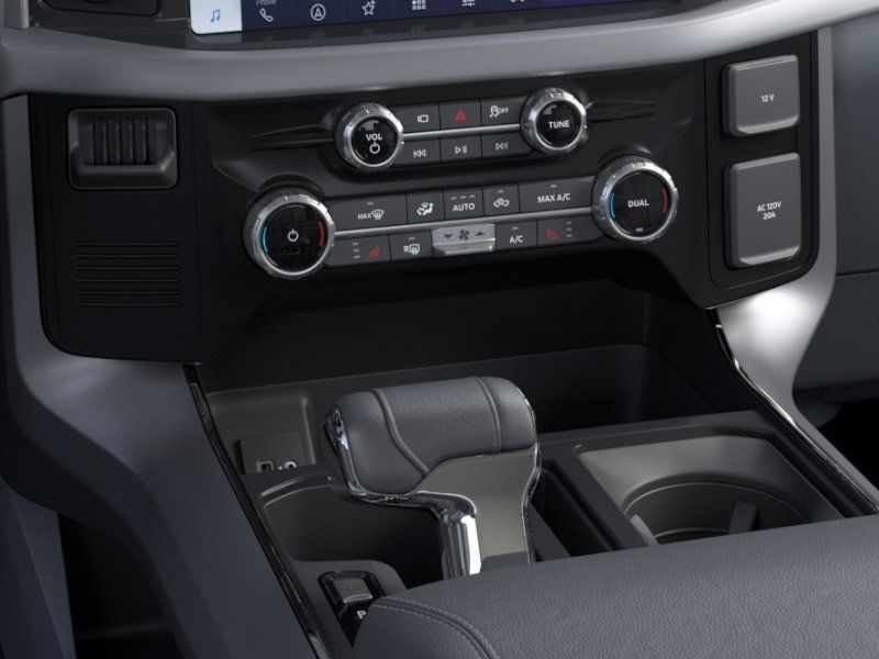 2025 Ford F-150 XLT photo 9