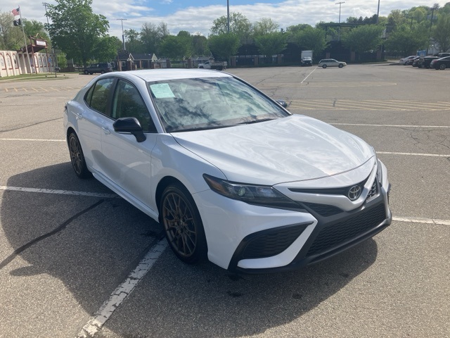2024 Toyota Camry SE photo 3