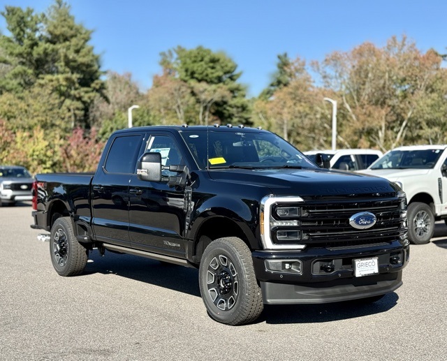 2026 Ford F-350 Super Duty Platinum's photo