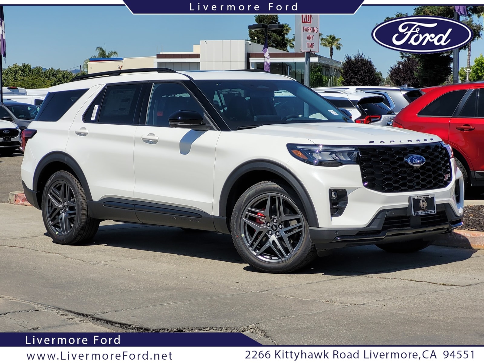2025 Ford Explorer ST's photo