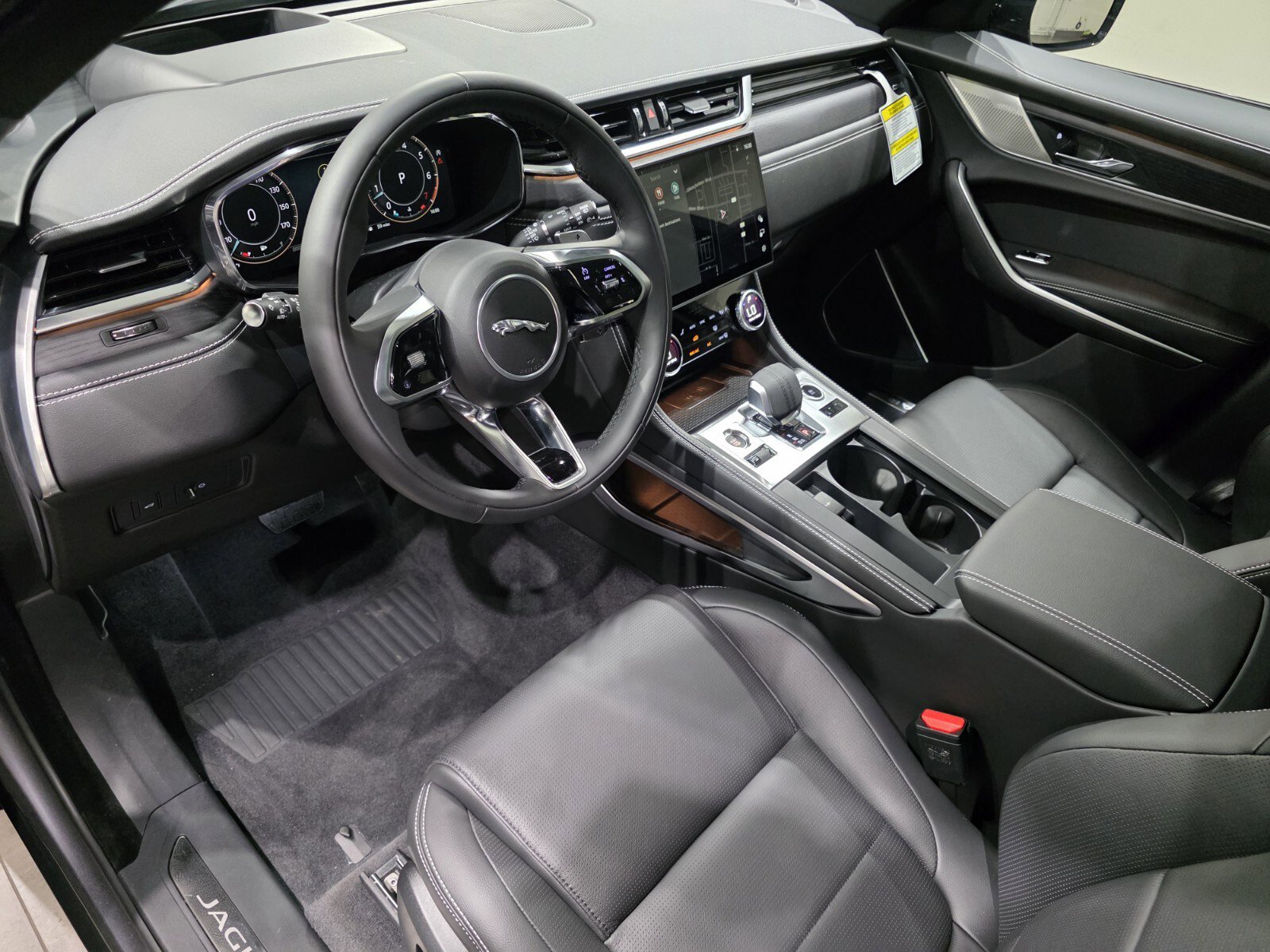 2026 Jaguar F-PACE R-Dynamic S P250 photo 6